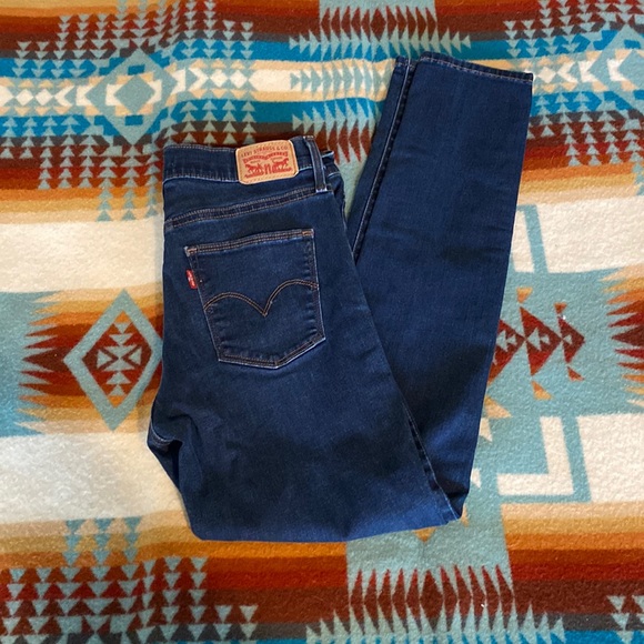 Levi's Denim - Levi’s High-rise Slimming Skinny Dark Wash Jean size 30